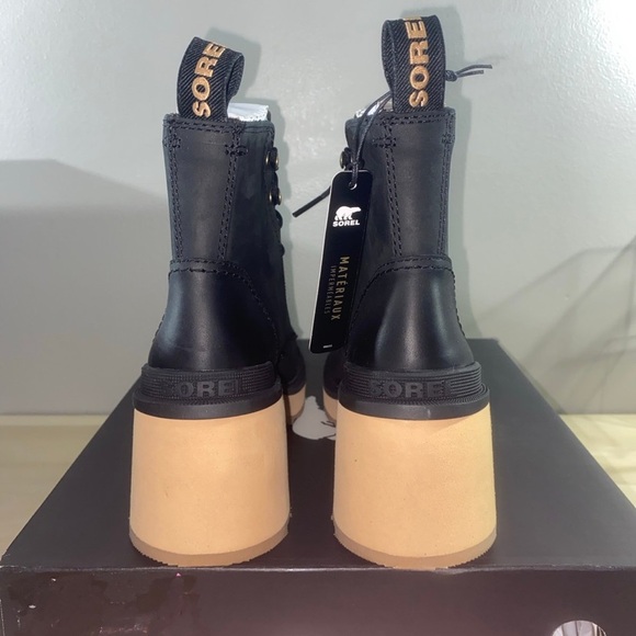 Sorel
Hi Line Heel Lace Leather Waterproof Boots 
Black /Tawny Buff
Women’s 5 - Picture 5 of 6